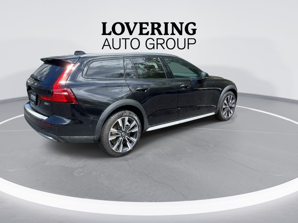 2026 Volvo V60 Cross Country Ultra - Photo 8