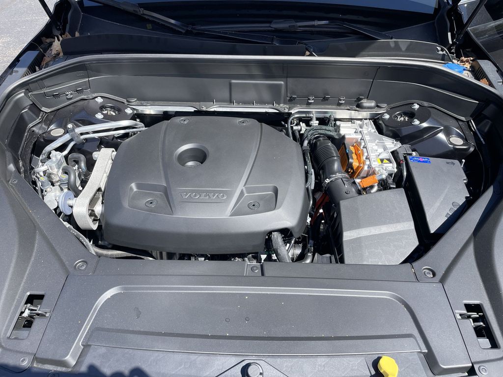 2026 Volvo XC90 Plus - Photo 18