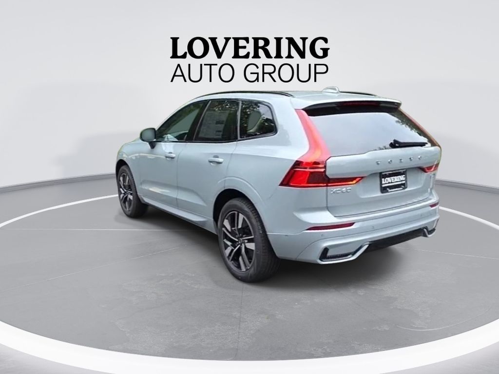 2026 Volvo XC60 Plus - Photo 9
