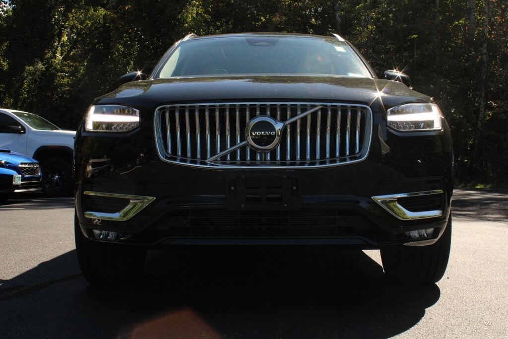 2024 Volvo XC90 Plus photo 2