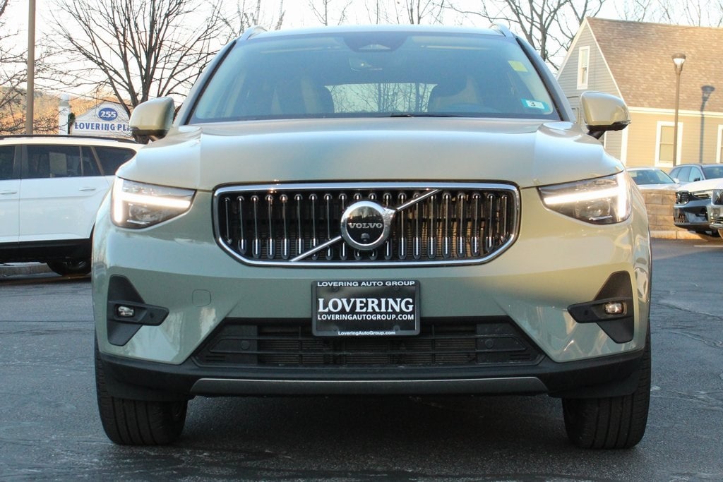 Certified 2025 Volvo XC40 B5 Plus Bright Theme SUV