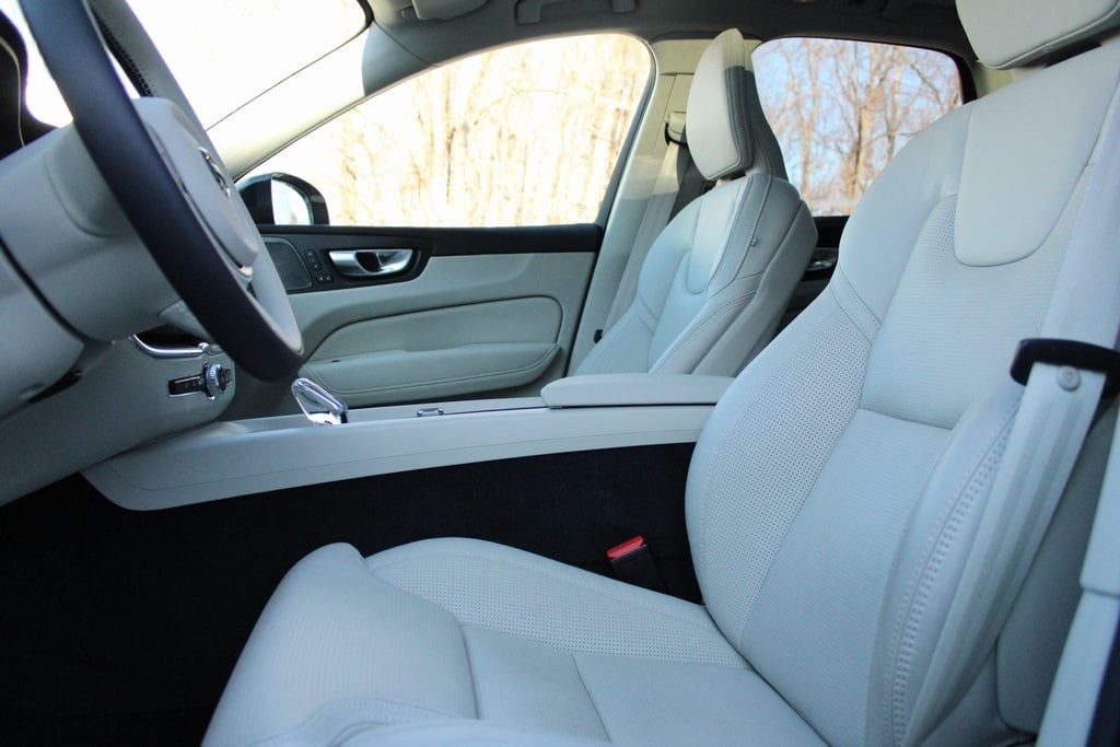 Certified 2025 Volvo XC60 Plug-In Hybrid T8 Ultra SUV