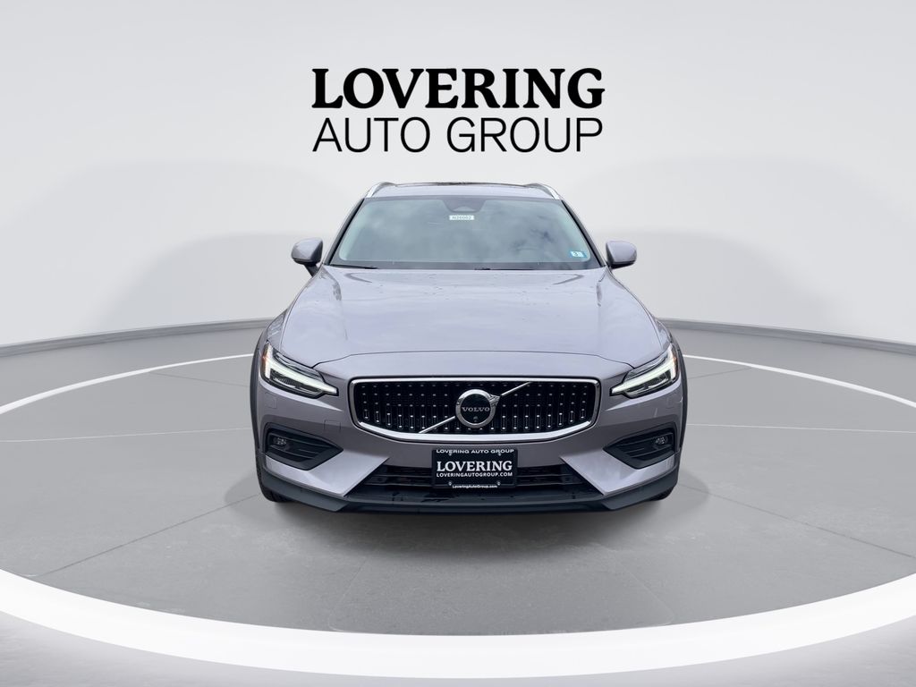 2026 Volvo V60 Cross Country Plus - Photo 3