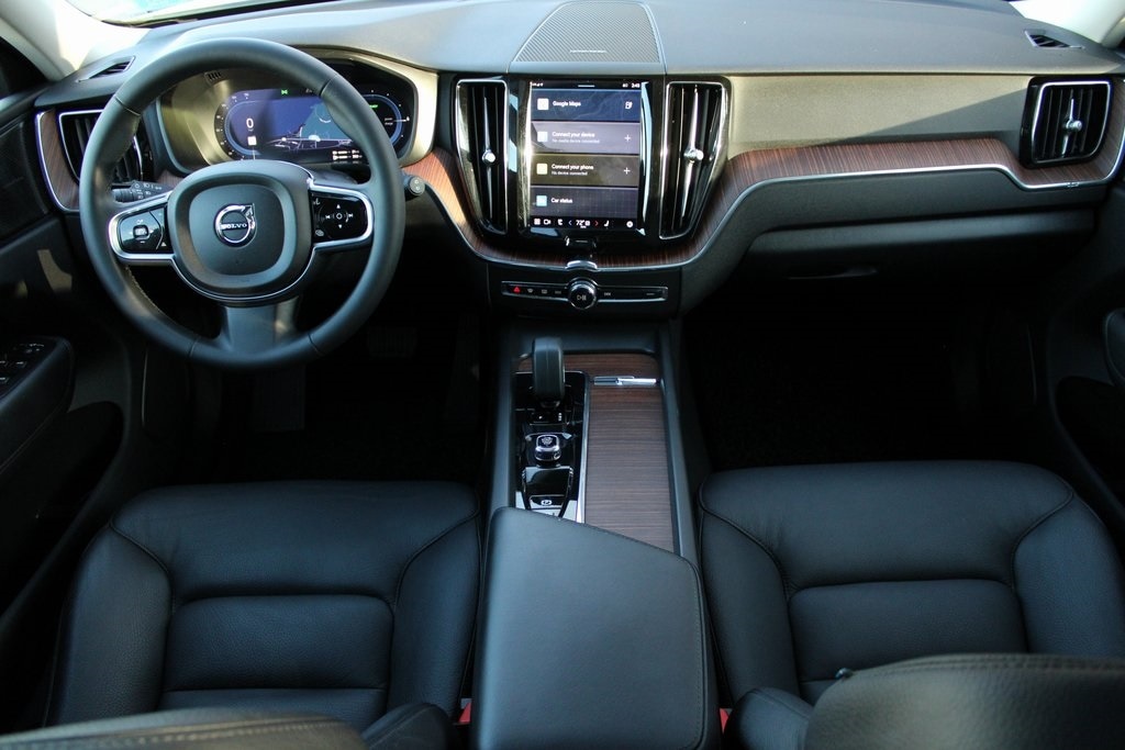 Certified 2023 Volvo XC60 Recharge Plug-In Hybrid T8 Plus Dark Theme SUV