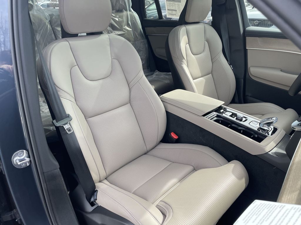 2026 Volvo XC90 Ultra - Photo 28