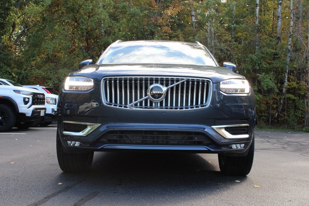 2024 Volvo XC90 B5 Plus photo 2
