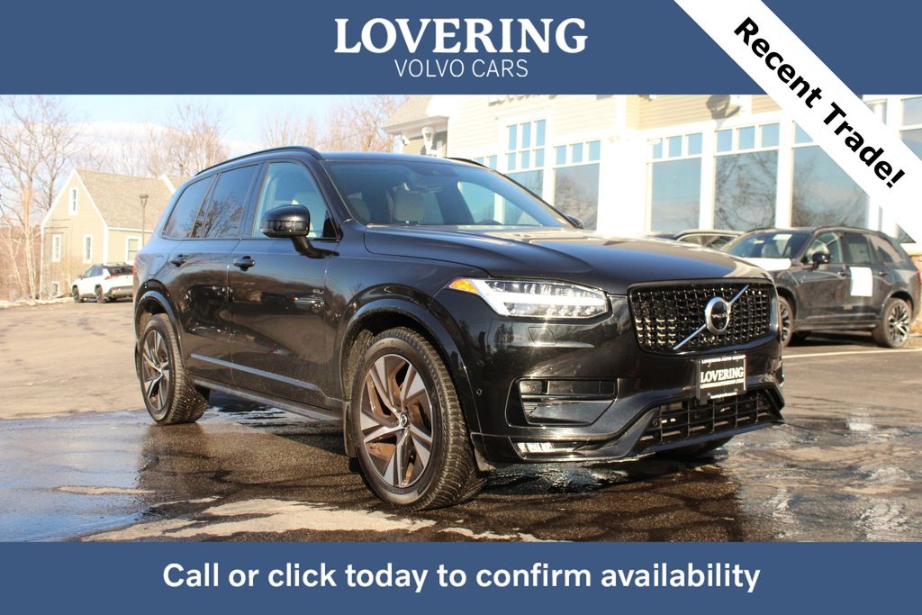 2021 Volvo XC90 R-Design