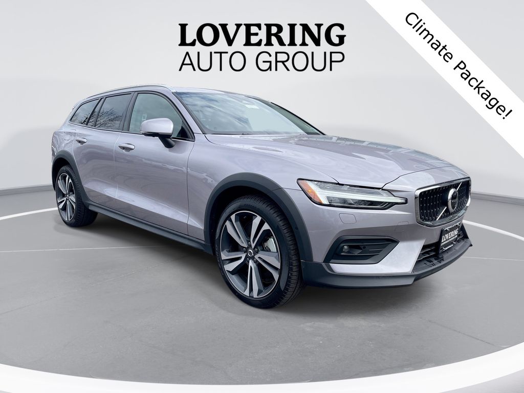 2026 Volvo V60 Cross Country Plus - Photo 1