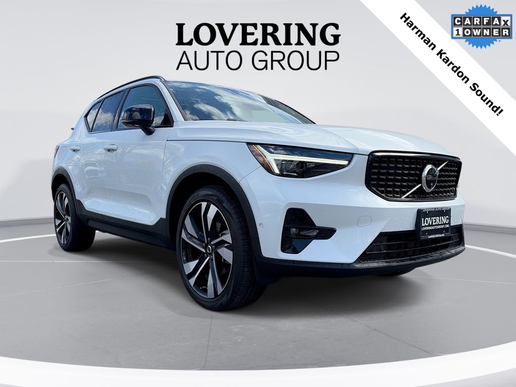 2023 Volvo XC40 SUV 