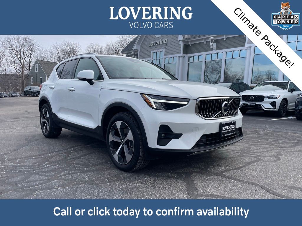 2023 Volvo XC40 SUV 