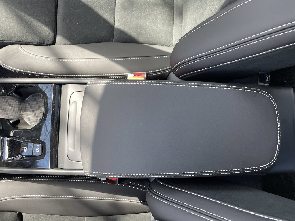 2026 Volvo XC40 Ultra Black Edition - Photo 24
