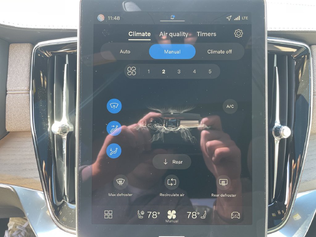 2026 Volvo XC90 Plus - Photo 18