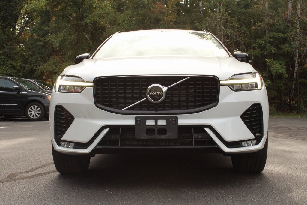 2023 Volvo XC60 B5 Plus photo 3