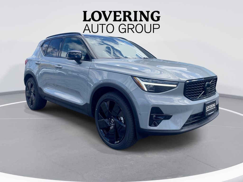 2026 Volvo XC40 SUV 