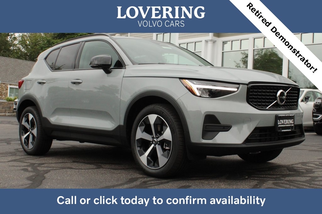 New 2026 Volvo XC40 B5 Core SUV