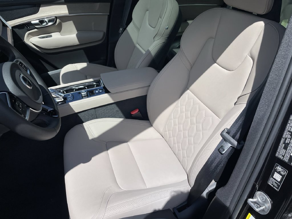 2026 Volvo XC90 Plus - Photo 14