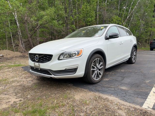 2016 Volvo V60 T5 Cross Country AWD's photo