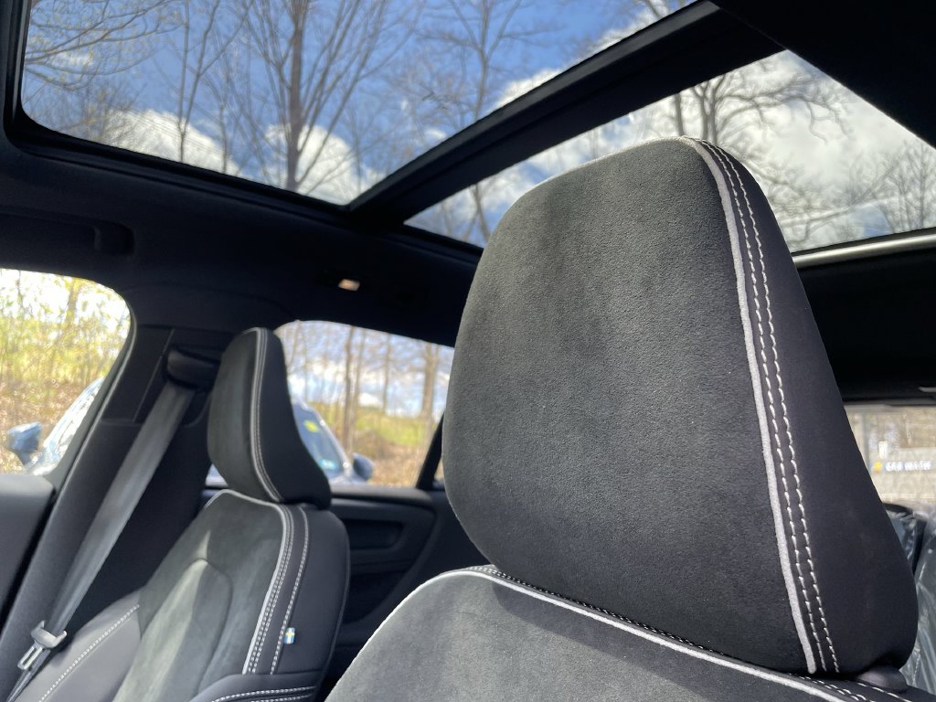 2026 Volvo XC40 Ultra Black Edition - Photo 17