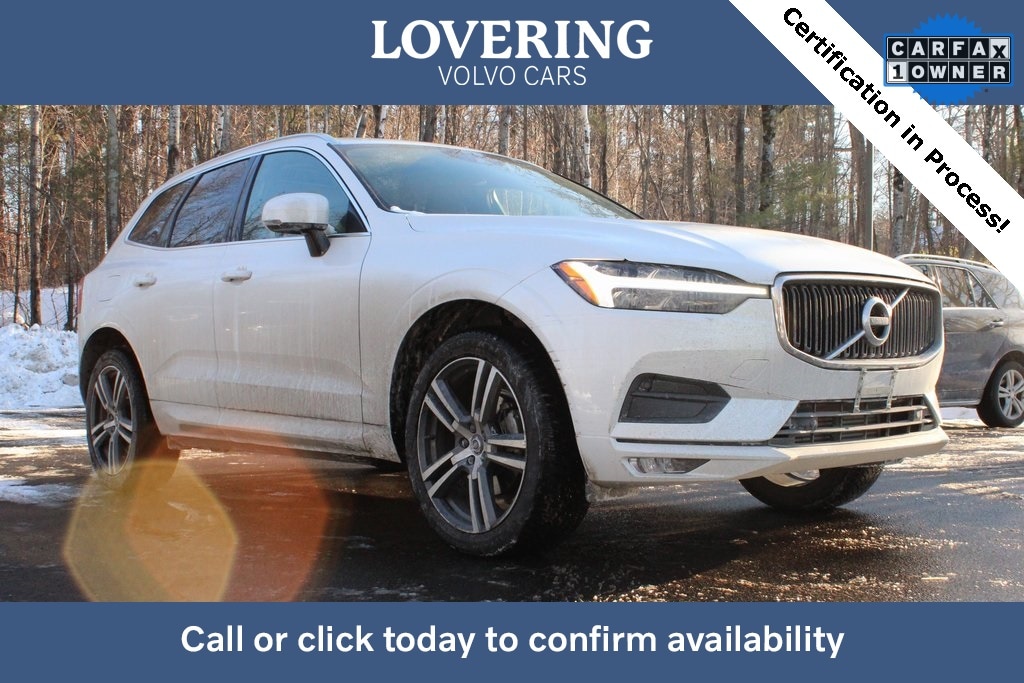 2021 Volvo XC60 Momentum's photo