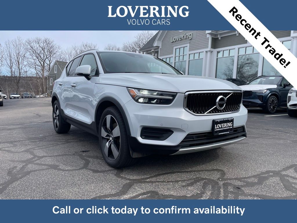 2020 Volvo XC40 Momentum