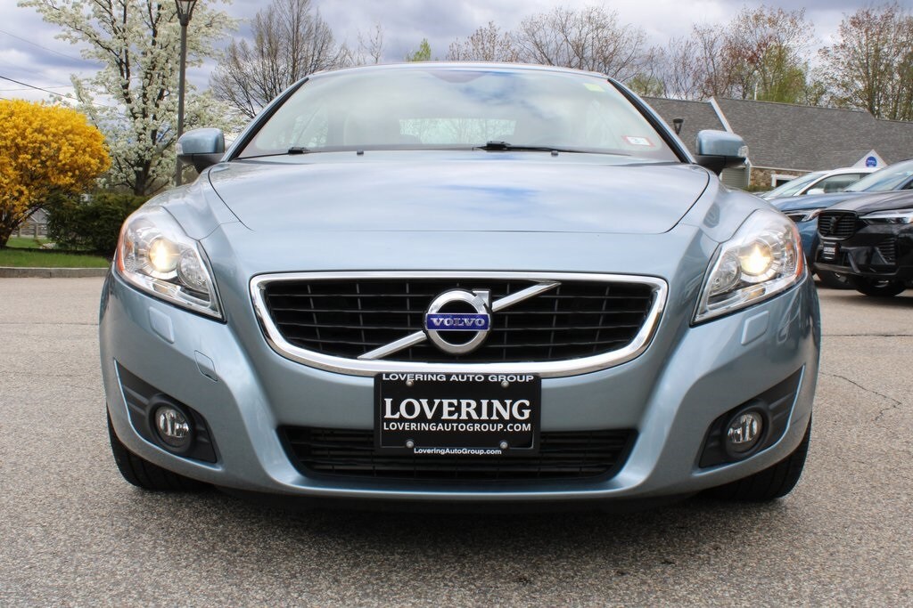 Used 2011 Volvo C70 T5 with VIN YV1672MC4BJ110112 for sale in Meredith, NH