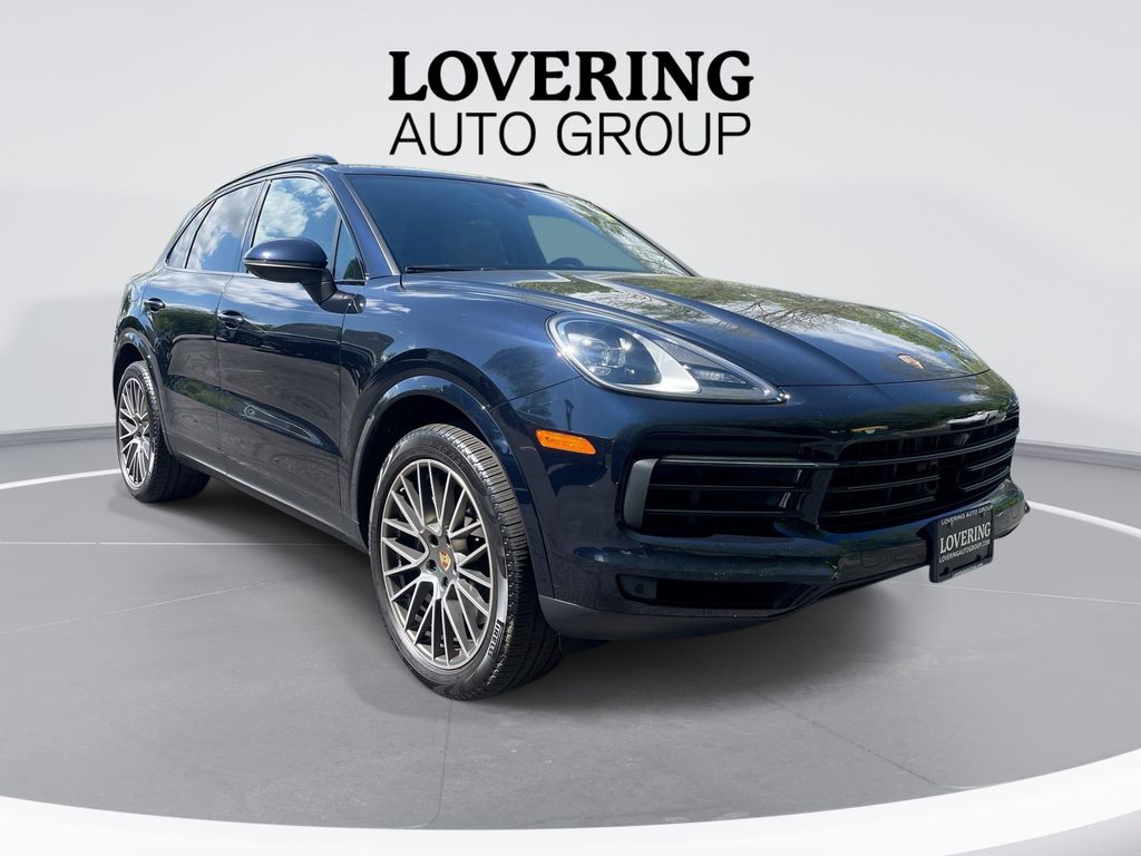 2023 Porsche Cayenne Platinum Edition's photo