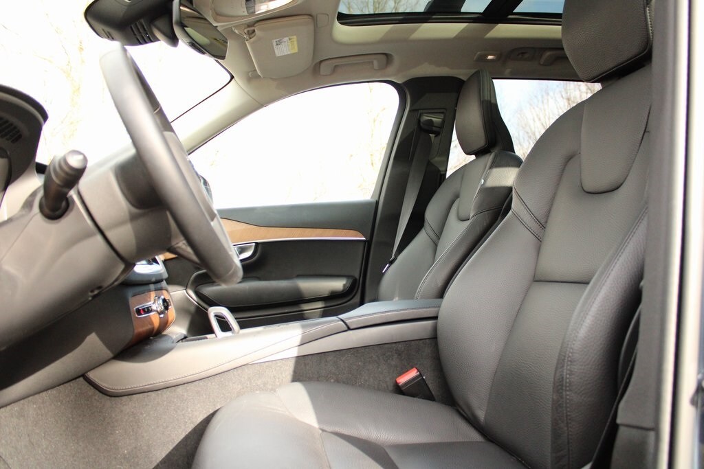 2024 Volvo XC90 Recharge T8 Plus photo 2