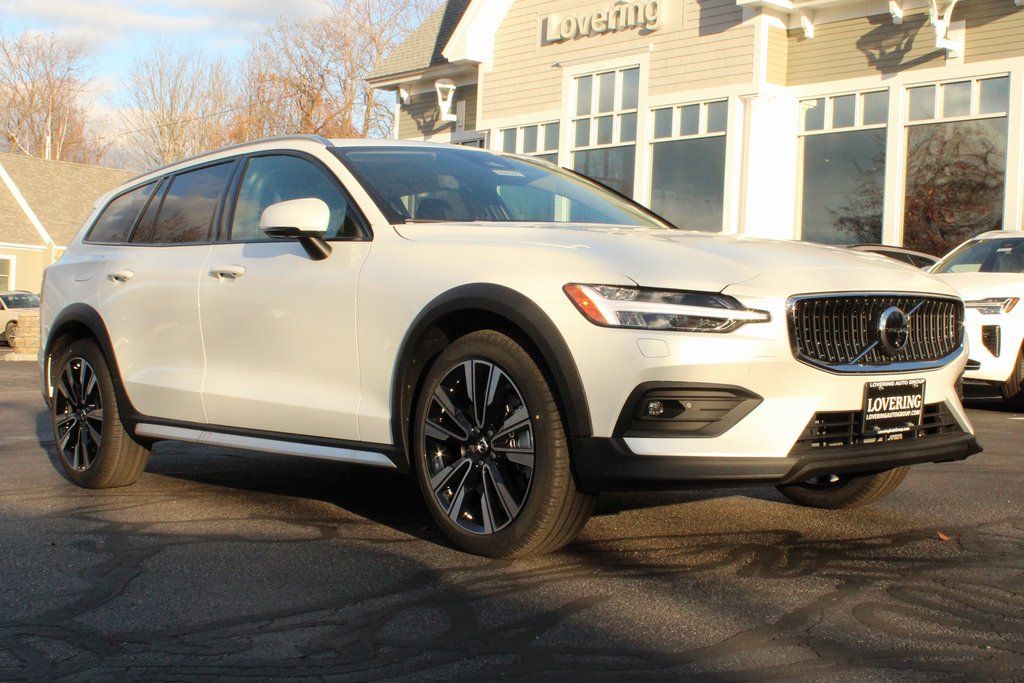 2026 Volvo V60 Cross Country Wagon 