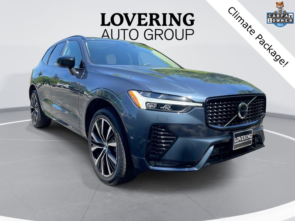 2024 Volvo XC60 B5 Plus Dark Theme AWD's photo