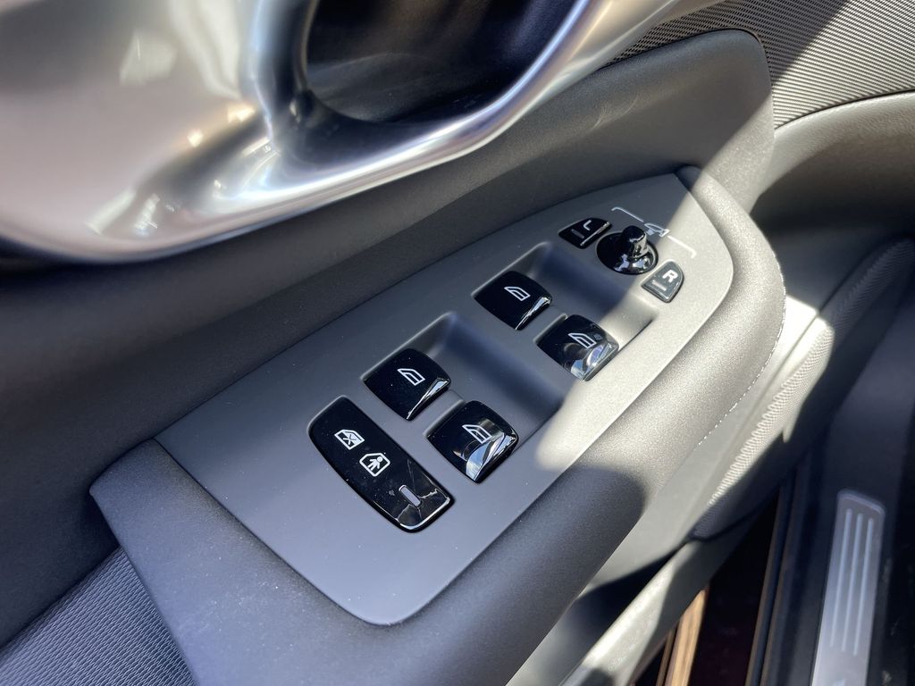 2026 Volvo XC90 Ultra - Photo 15