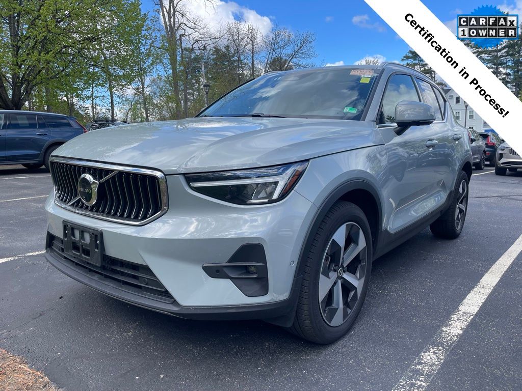 2025 Volvo XC40 B5 Plus Bright AWD's photo