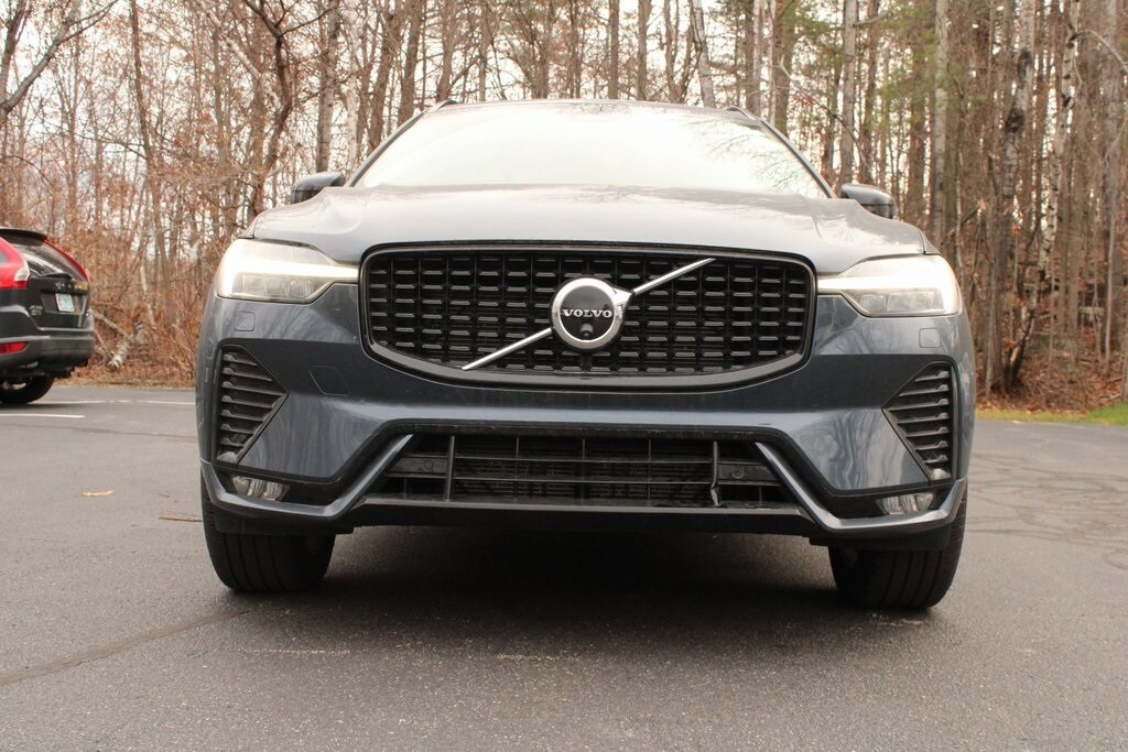 2025 Volvo XC60 B5 Plus photo 3