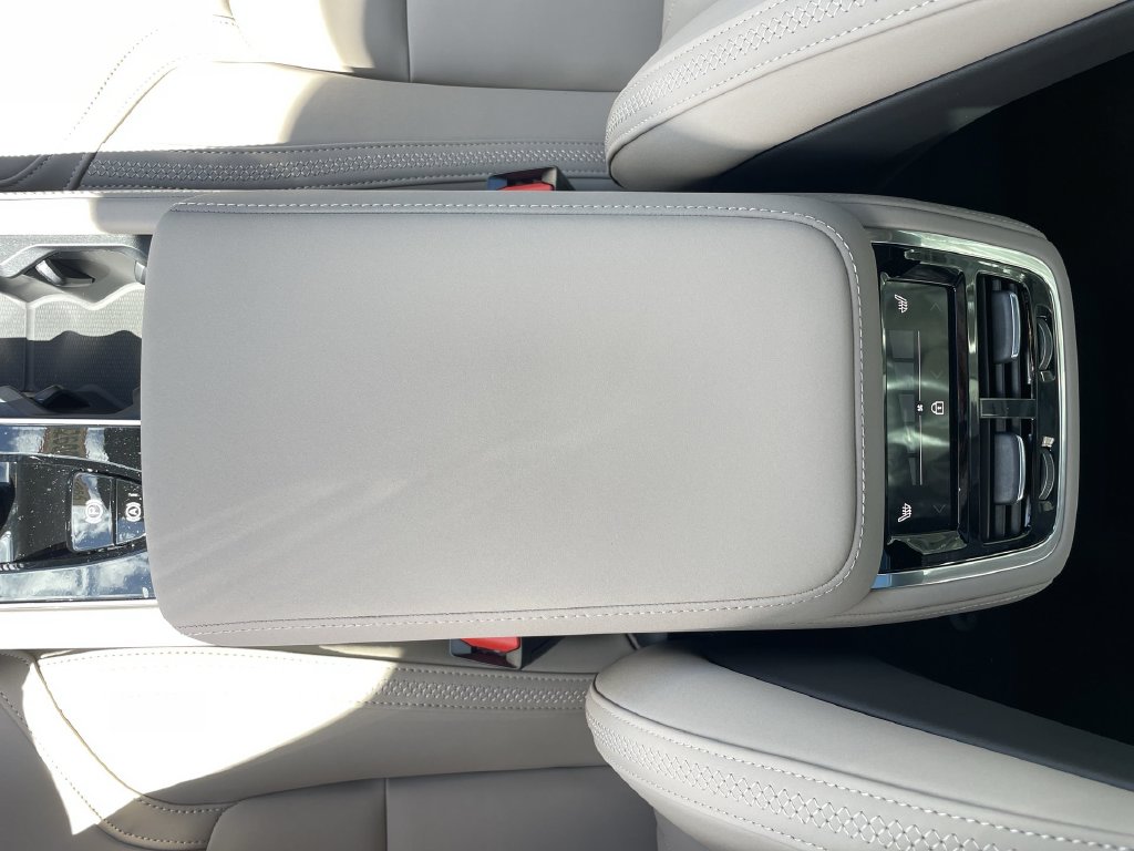 2026 Volvo XC90 Plus - Photo 25