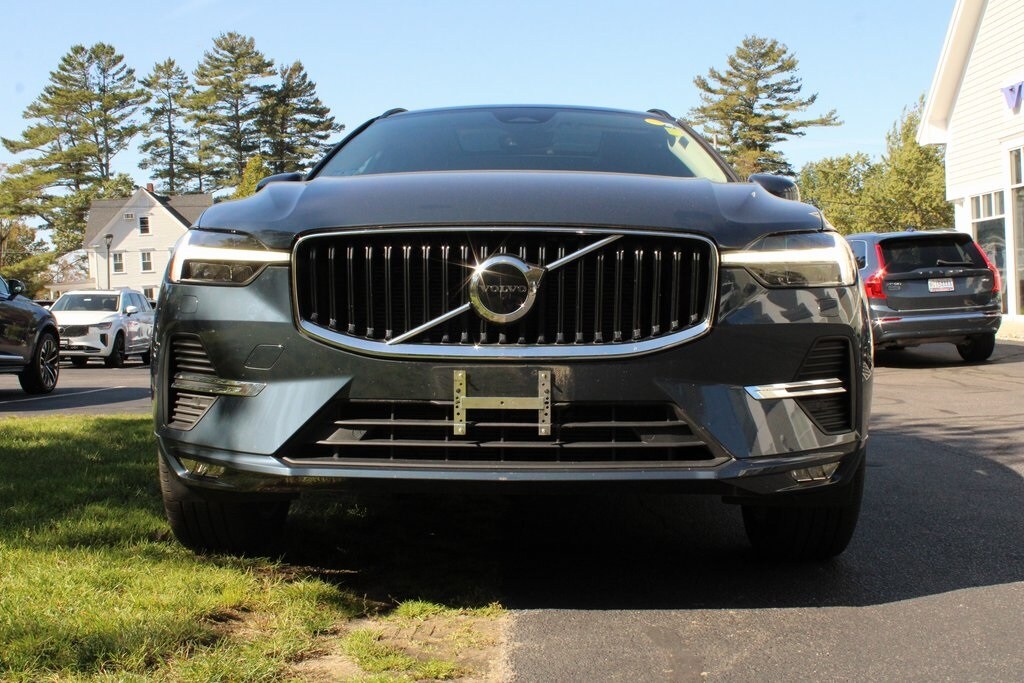 2023 Volvo XC60 B5 Core photo 3