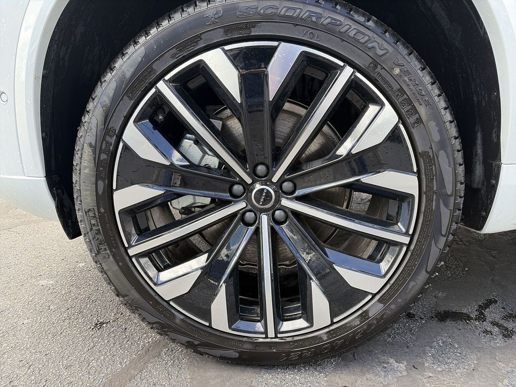2026 Volvo XC90 Ultra - Photo 12