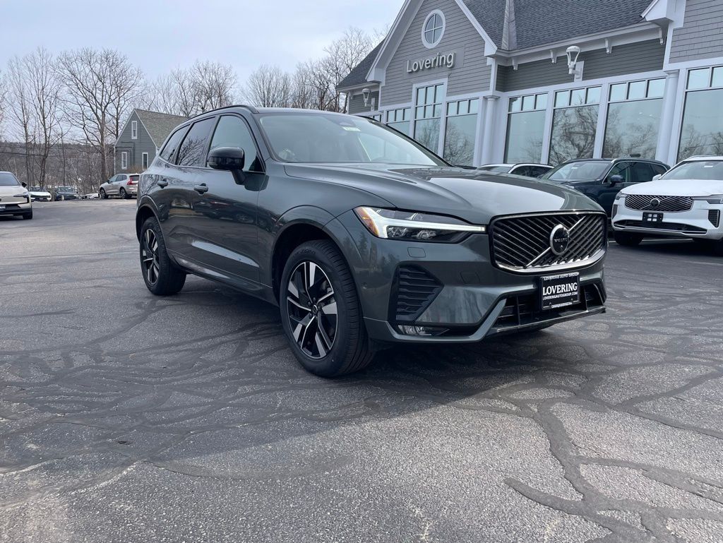 Forest Lake 2026 Volvo XC60 B5 Plus AWD SUV / Crossover All-Wheel Drive 8-Speed Automatic