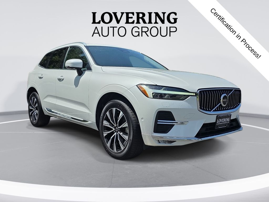 2023 Volvo XC60 B5 Plus Bright Theme AWD's photo