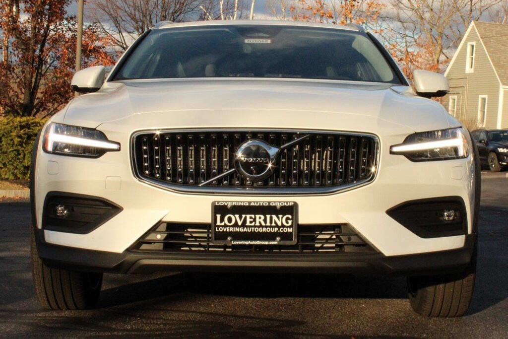 New 2026 Volvo V60 Cross Country B5 Ultra Wagon