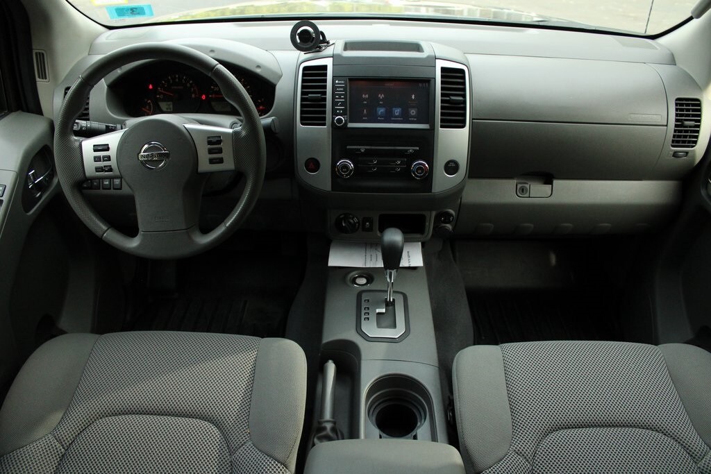 2020 Nissan Frontier SV photo 2