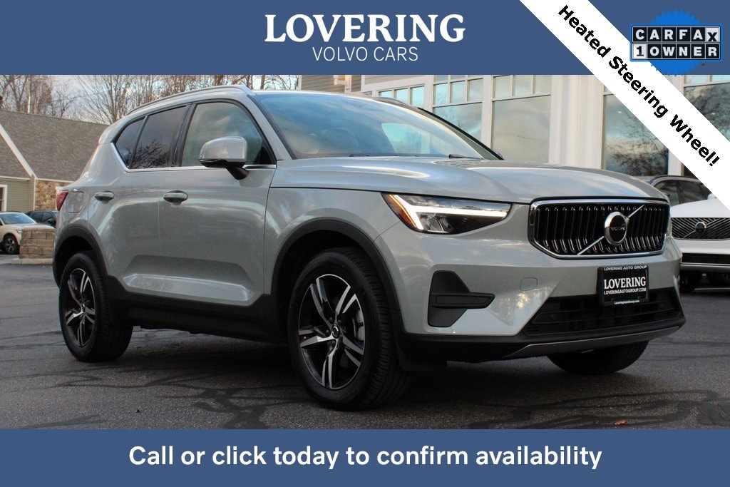 2025 Volvo XC40 Core's photo