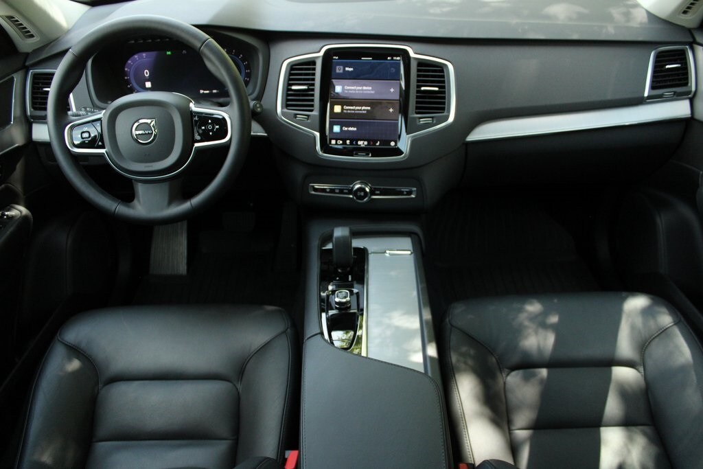 2024 Volvo XC90 B5 Core photo 2