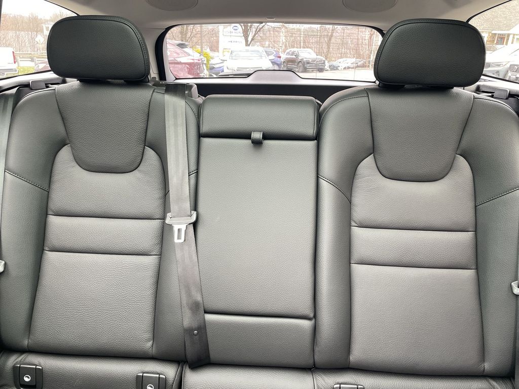 2026 Volvo V60 Cross Country Plus - Photo 27