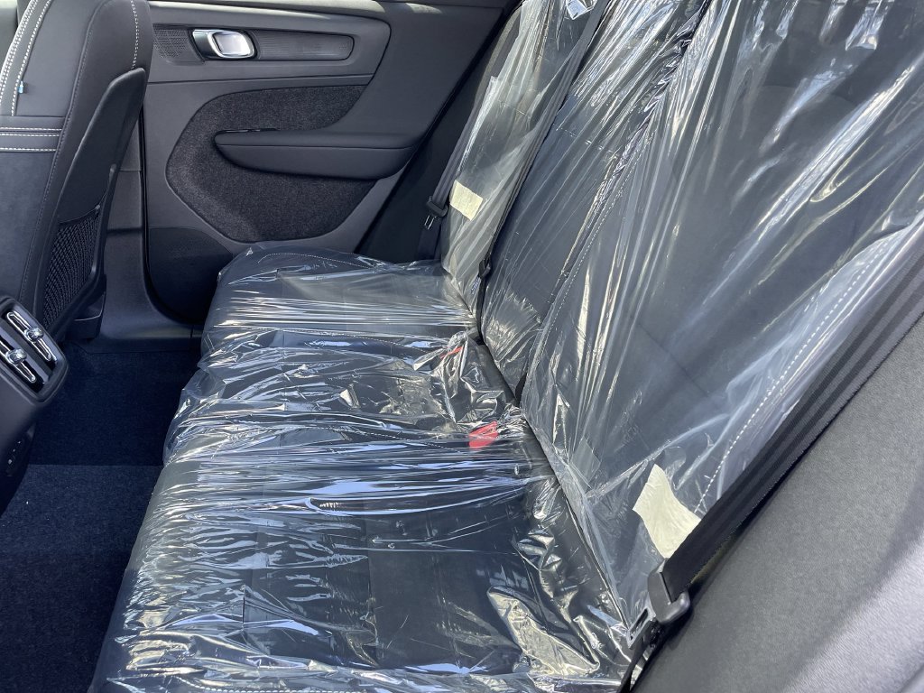 2026 Volvo XC40 Ultra Black Edition - Photo 26