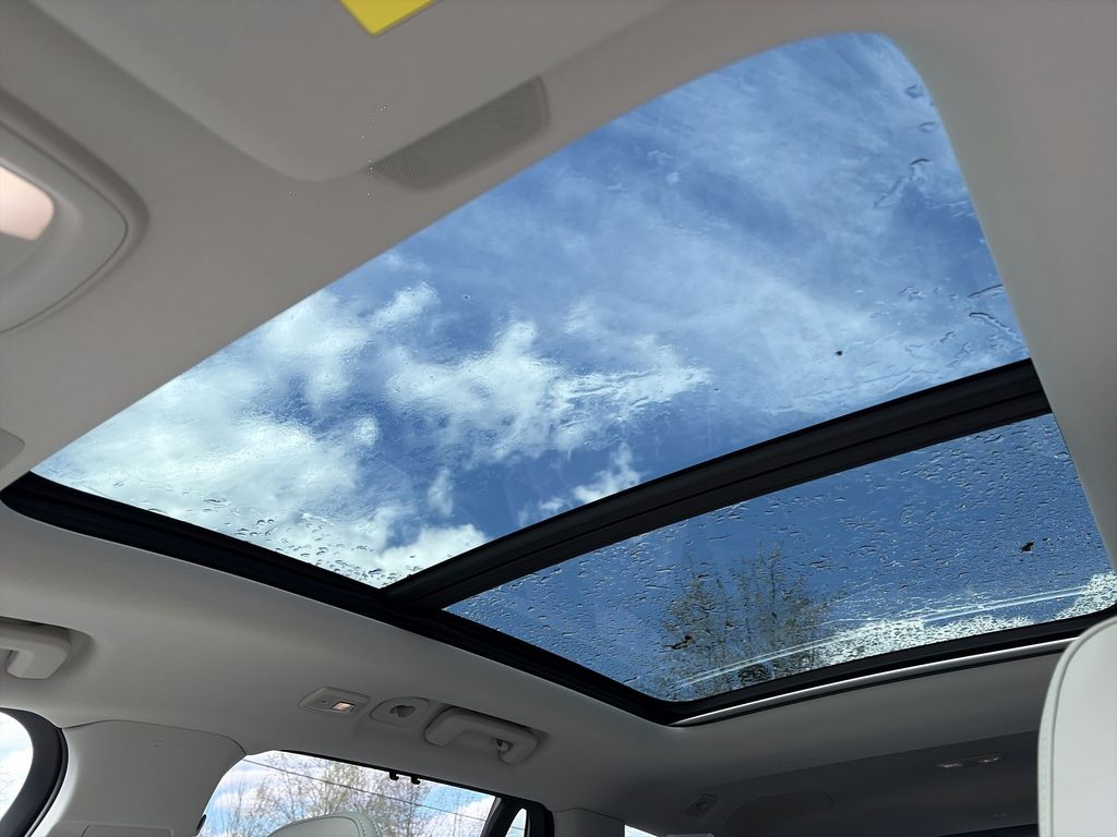 2026 Volvo XC90 Ultra - Photo 16