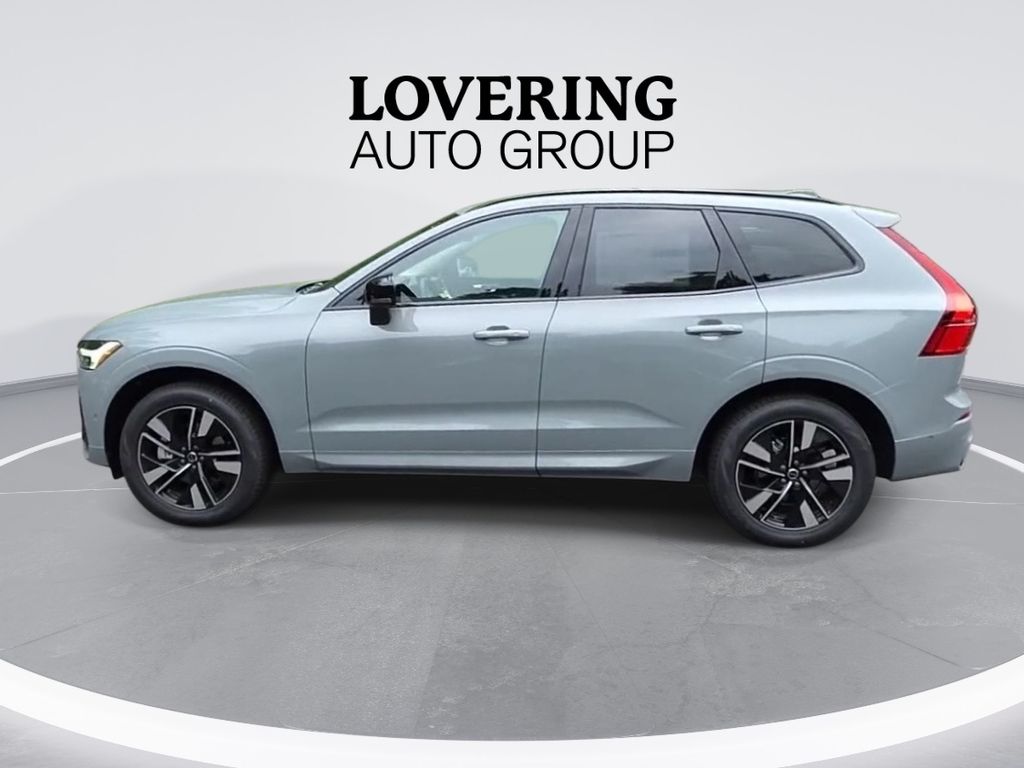 2026 Volvo XC60 Plus - Photo 8