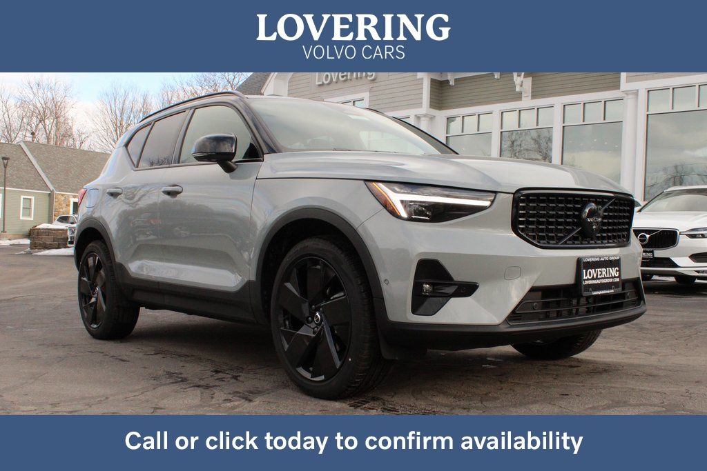 2026 Volvo XC40 SUV 