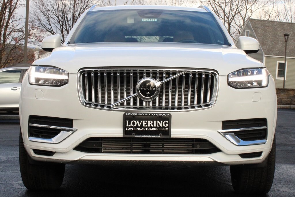 2025 Volvo XC90 T8 photo 3