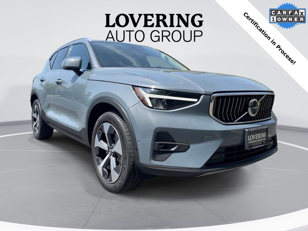 2023 Volvo XC40 SUV 