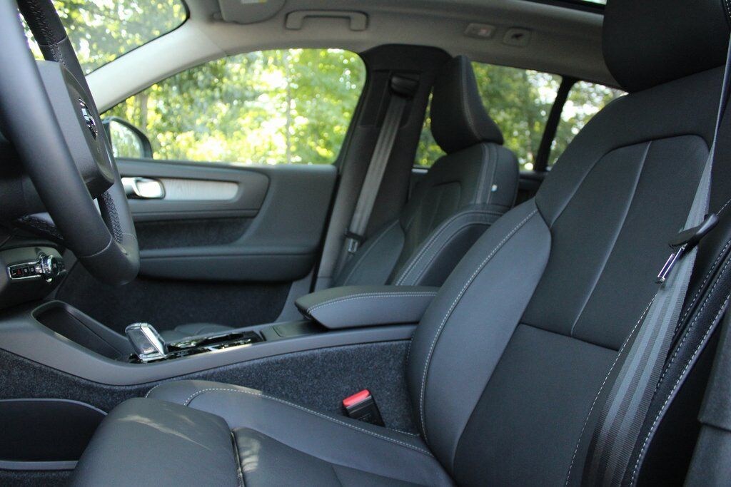 Certified 2026 Volvo XC40 B5 Plus SUV