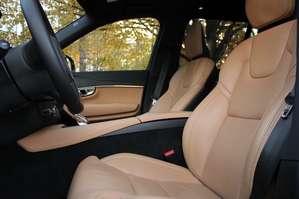 Certified 2024 Volvo XC90 Recharge Plug-In Hybrid Ultimate SUV